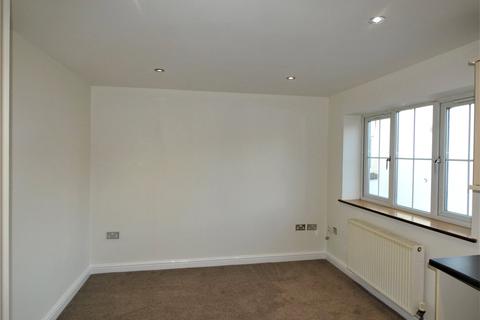 1 bedroom flat to rent - Nann Hall Glade, Cleckheaton, BD19