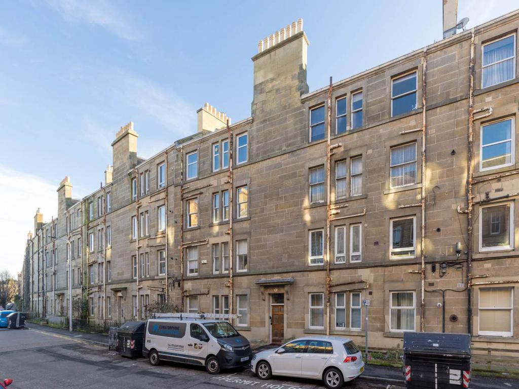 Watson Crescent, Polwarth, Edinburgh 1 bed flat £925 pcm (£213 pw)