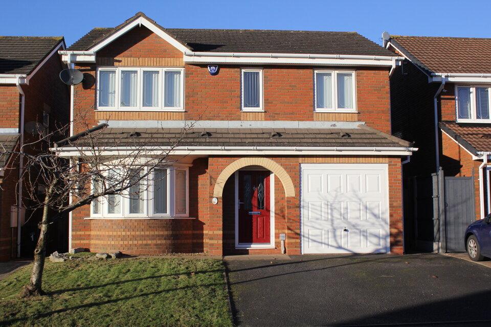 Shipton Close, Dudley 4 bed detached house £1,350 pcm (£312 pw)