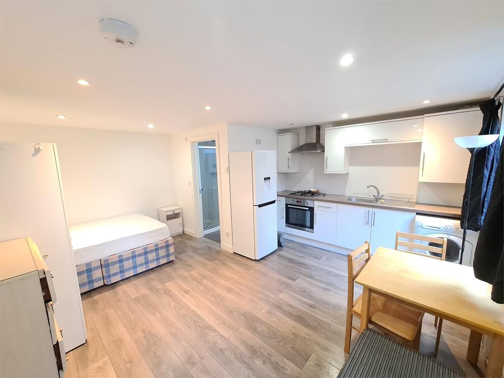 Bedford Road, East Finchley, East Finchley, N2 Studio £1,150 pcm (£