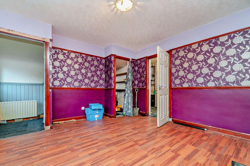 Moser Avenue, Bradford, BD2 3 bed semidetached house £121,000