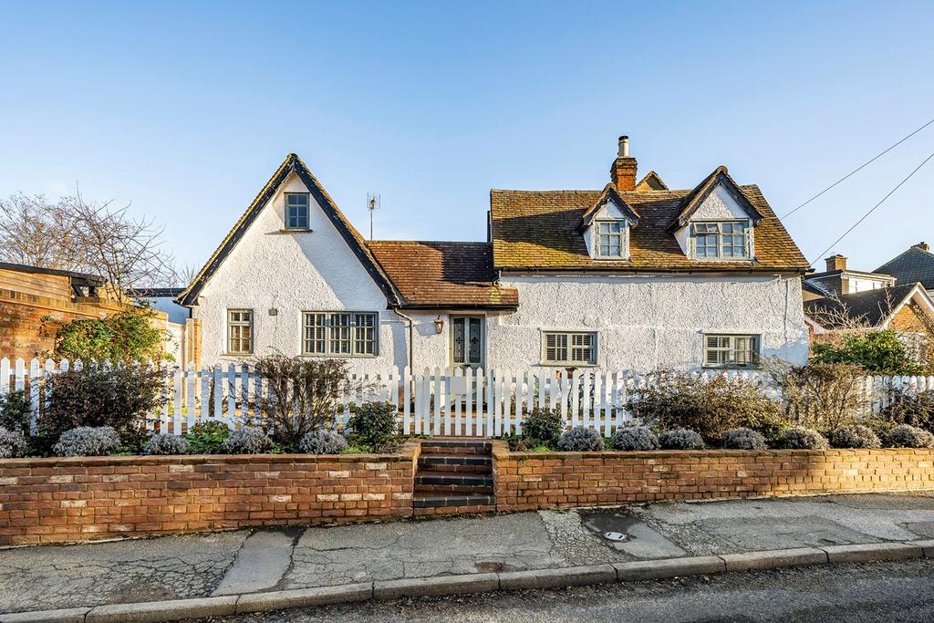 Hillfoot Road, Shillington, SG5 3 bed semidetached house for sale £
