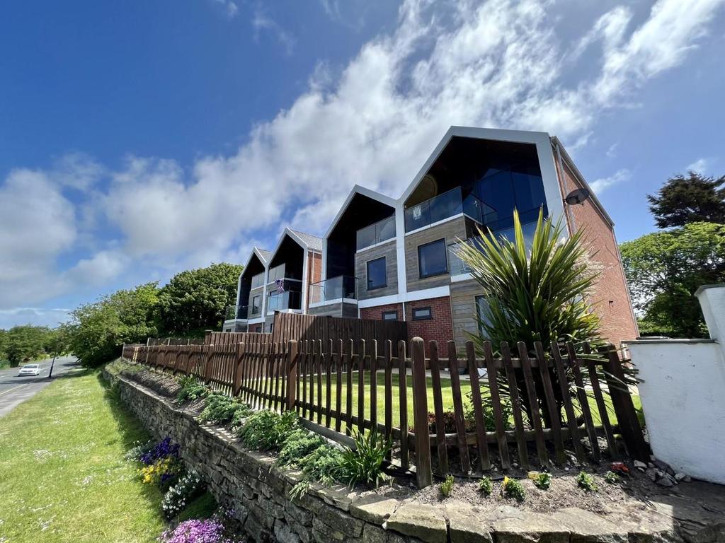 Rotten Row, Southport 4 bed house £1,850 pcm (£427 pw)