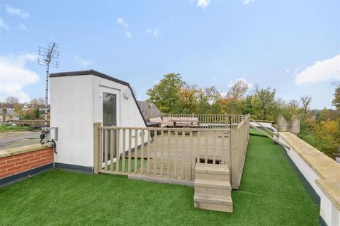 4a The Parade, Carshalton, SM5 3RL