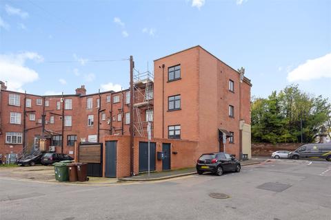 4a The Parade, Carshalton, SM5 3RL