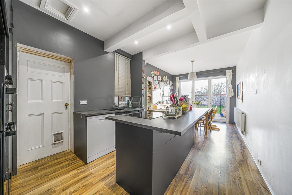 Belvedere Road, Taunton 5 bed terraced house £425,000