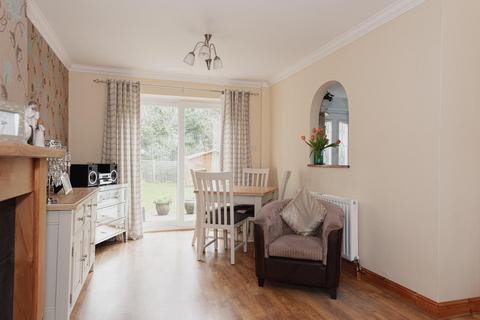 1d Chipstead Way, Woodmansterne, Banstead, SM7 3JH