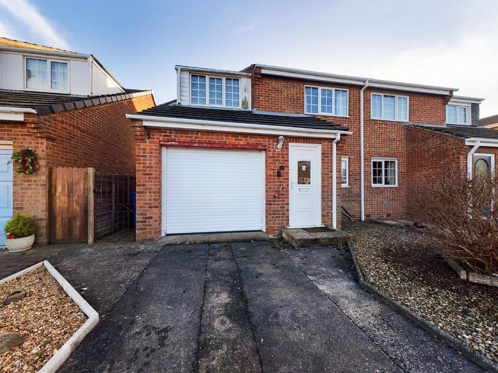 Maple Road, Bridlington 3 bed semidetached house £180,000