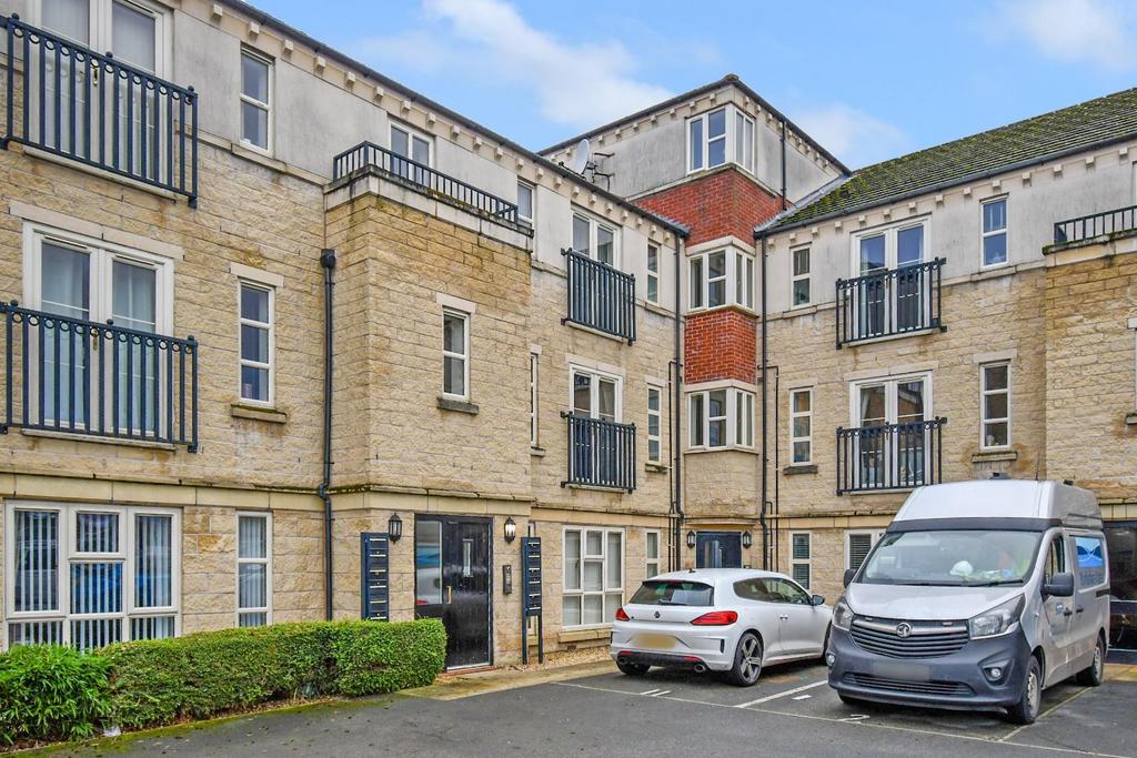 Silver Cross Way, Guiseley, Leeds 2 bed apartment for sale £169,950