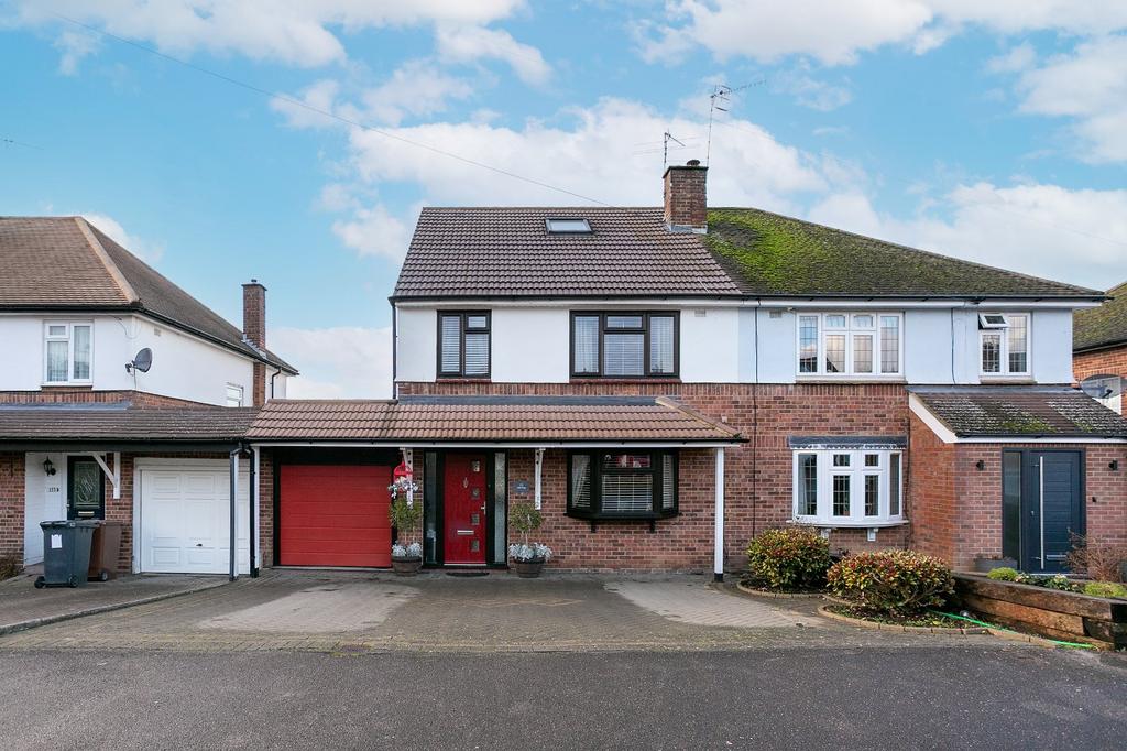 Mill Way, Bushey, Hertfordshire, WD23 4 bed semidetached house for