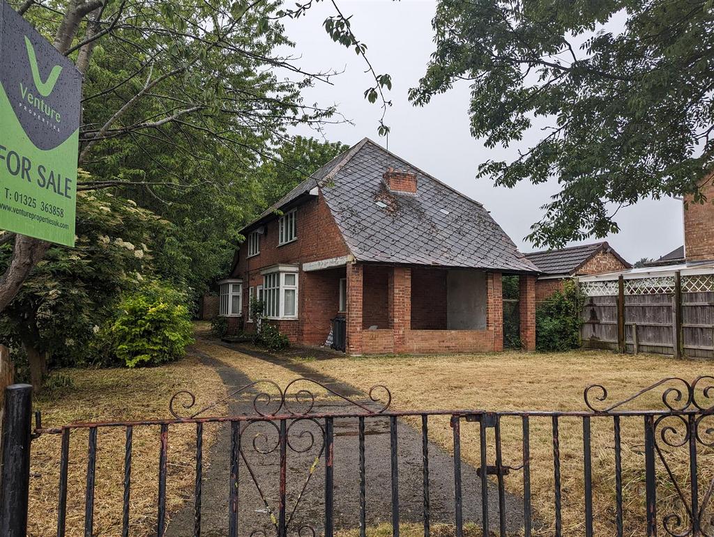 Barmpton Lane, Darlington 3 bed detached house for sale £350,000