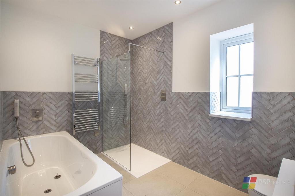 Worth Farmp6 - bathroom.jpg