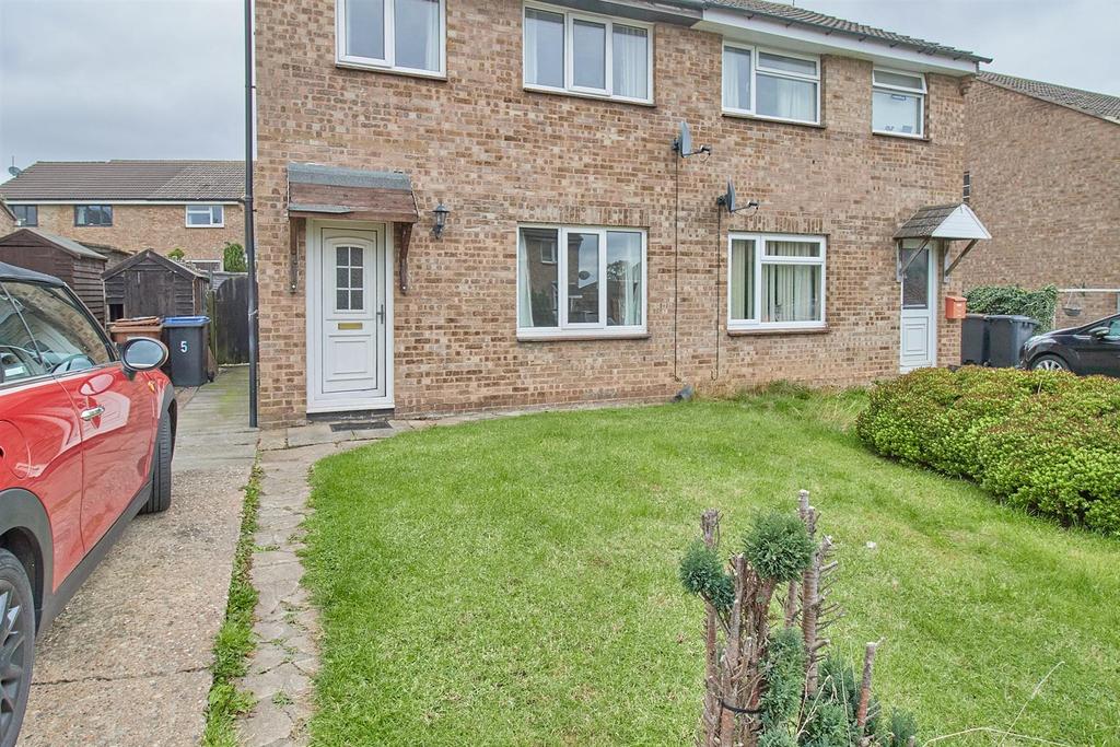 Spinney Drive, Barlestone, Nuneaton 3 bed semidetached house £775 pcm (£179 pw)