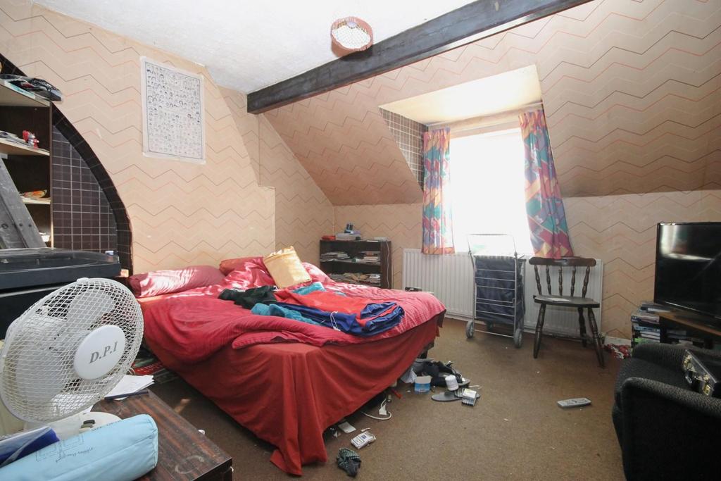 Bed 3.JPG