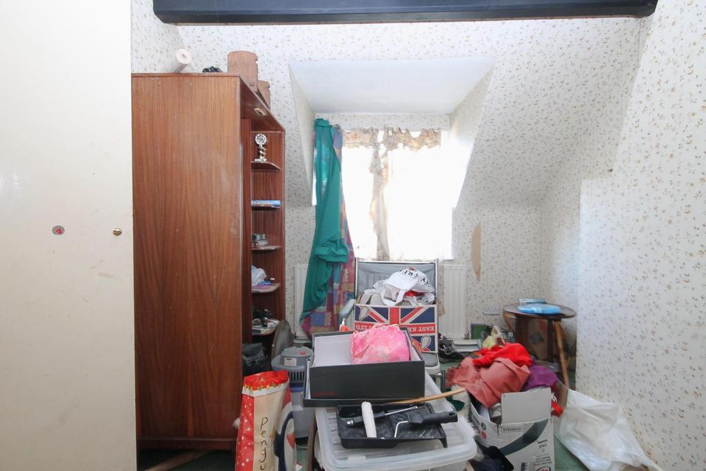 Bed 4.JPG