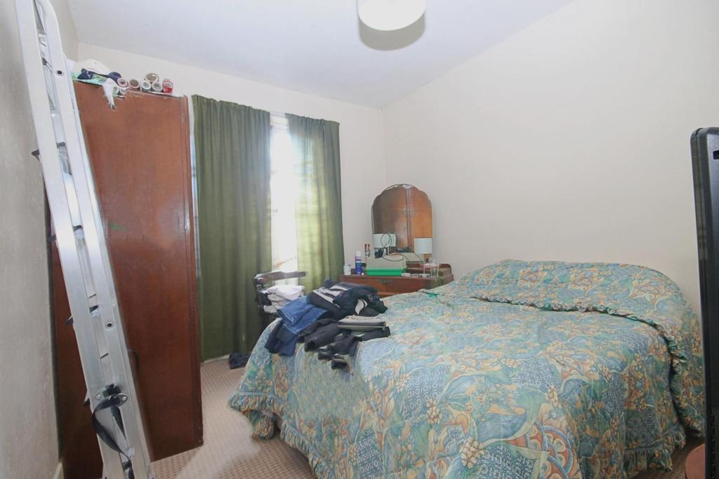 Bed 5.JPG