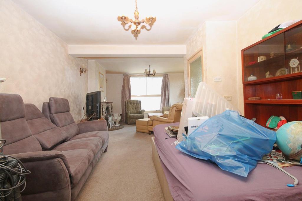 Lounge 5.JPG
