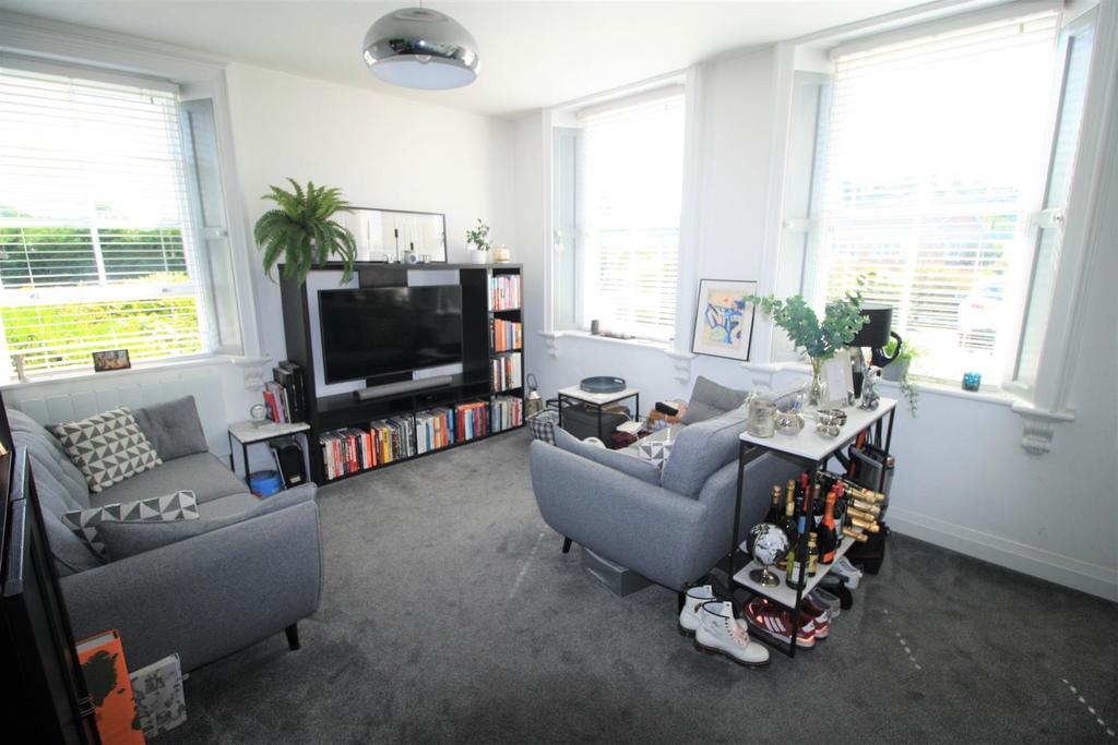 Drayton Road, Belbroughton 1 bed flat £725 pcm (£167 pw)