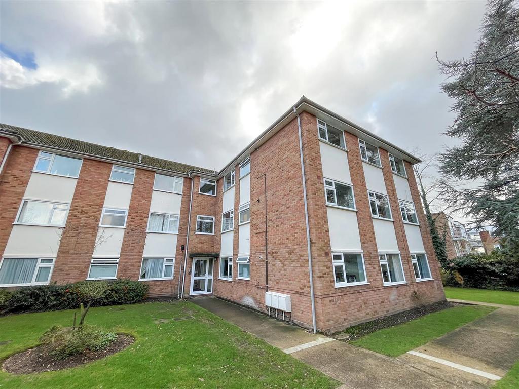 Eastbury Road, Watford 2 bed apartment £335,000