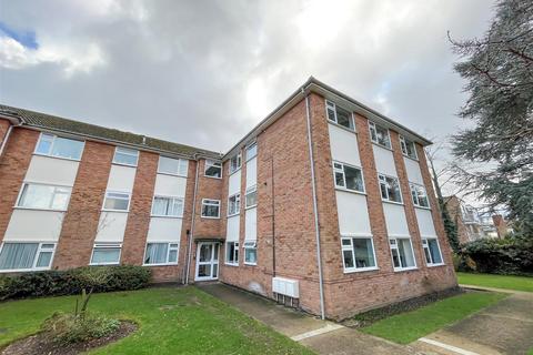 11, Carlton Court Eastbury Road, Watford, WD19 4QA