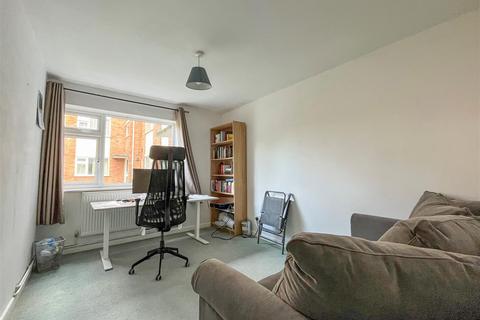 11, Carlton Court Eastbury Road, Watford, WD19 4QA