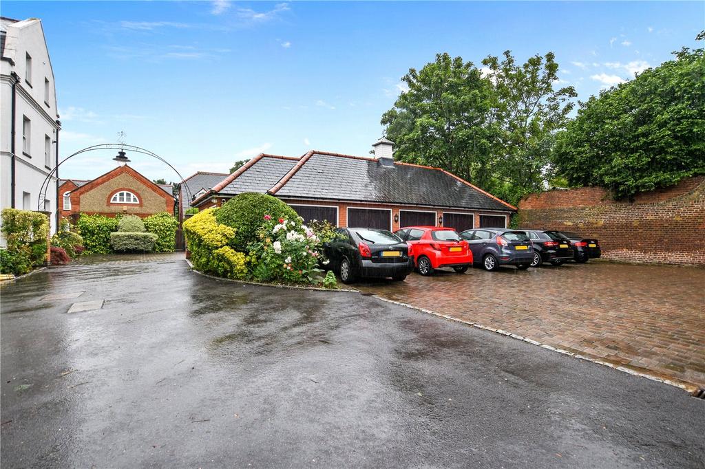 Parking/Garages