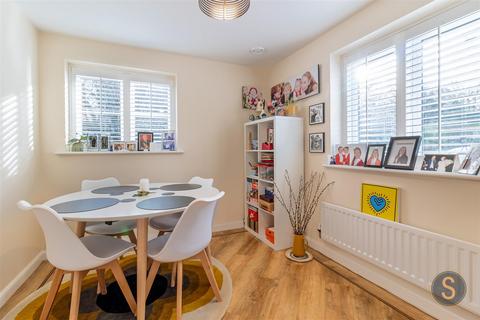 6 Corncrake Grove, Hemel Hempstead, HP3 0GA