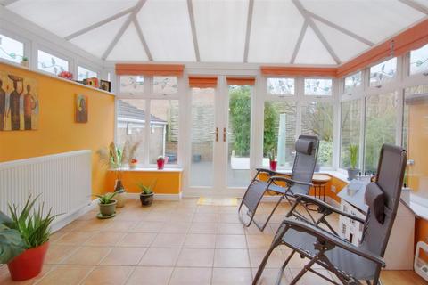 33 Hambling Close, Nottingham, NG6 7DX