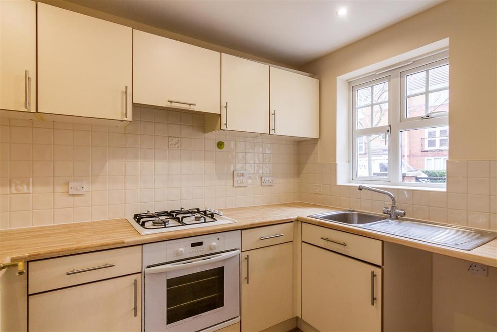 Alverley Road, Daimler Green, Coventry 2 bed terraced house £900 pcm