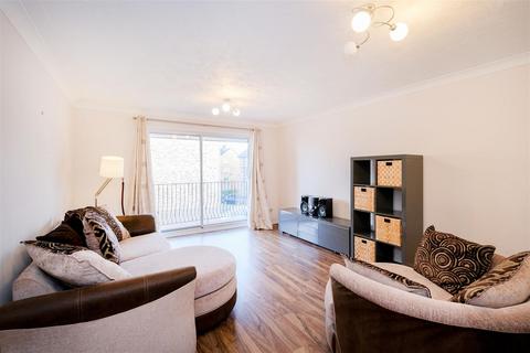 2 bedroom apartment to rent, Maystocks Chigwell Road, South Woodford