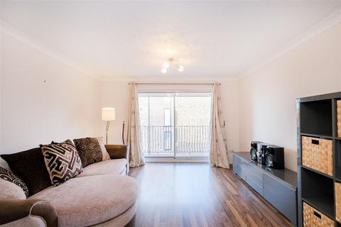 2 bedroom apartment to rent, Maystocks Chigwell Road, South Woodford