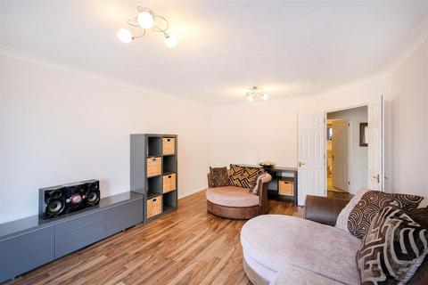 2 bedroom apartment to rent, Maystocks Chigwell Road, South Woodford