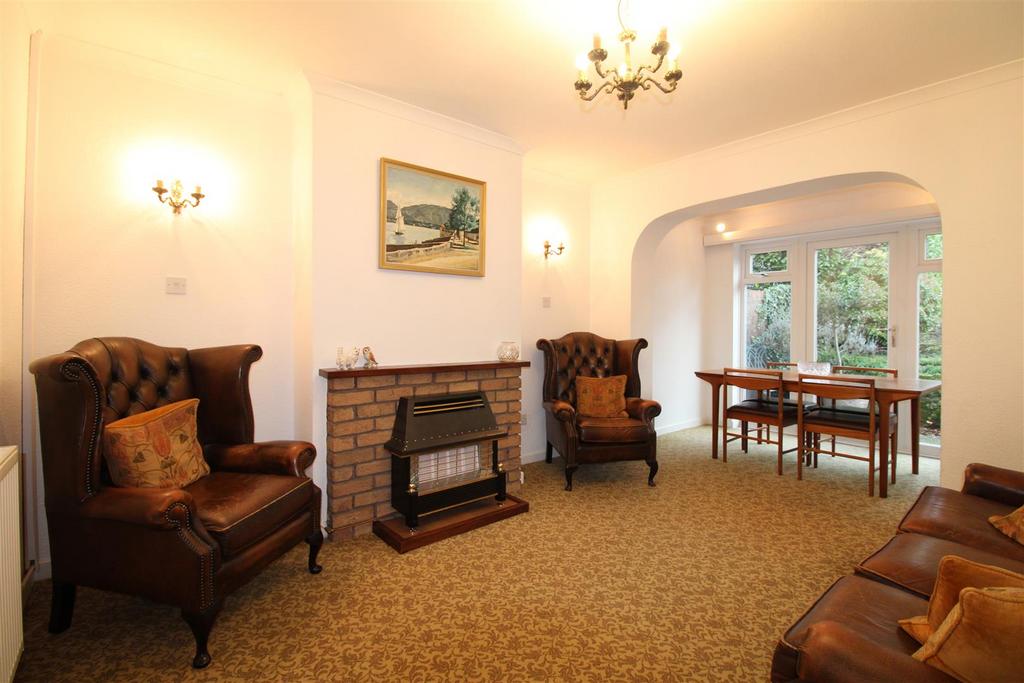 The Broadway, Stourbridge 3 bed semidetached house for sale £299,000