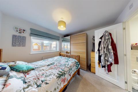 3 bedroom semi-detached house for sale - Westbrook Drive, Folkestone