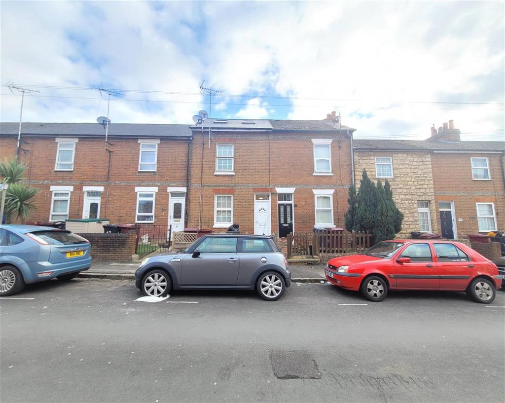 Charles Street, Reading, RG1 7DB Studio £850 pcm (£196 pw)