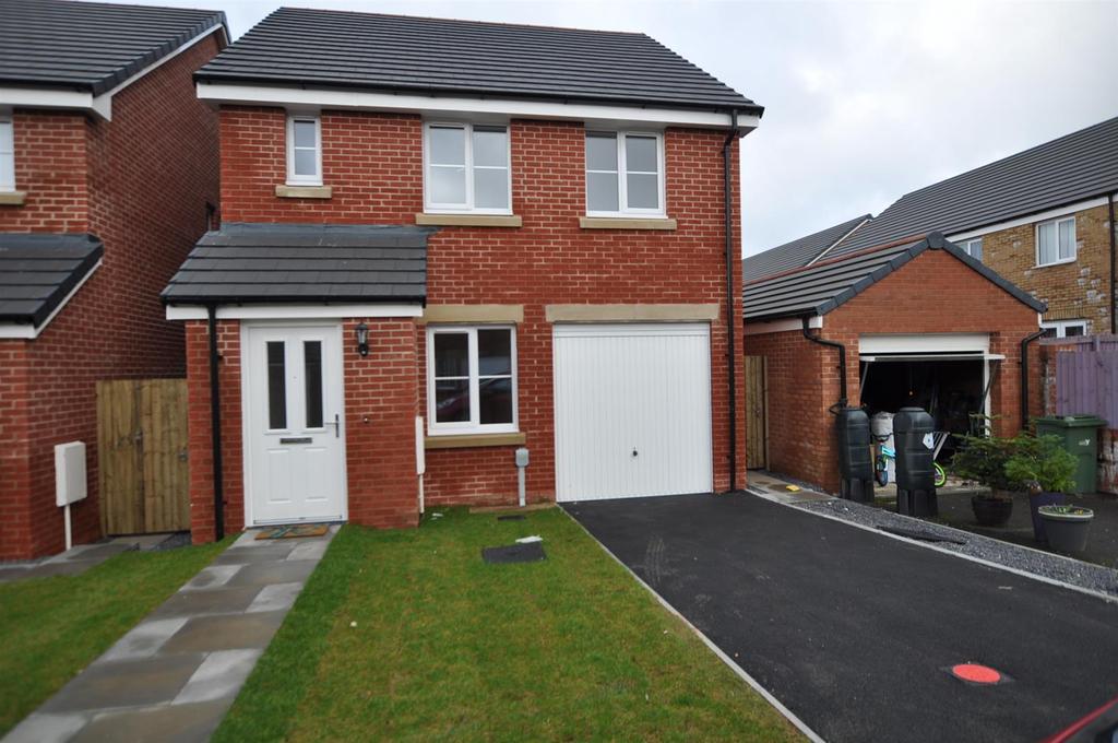 Heol Cae Pownd Cefneithin Llanelli 3 Bed Detached House £850 Pcm £