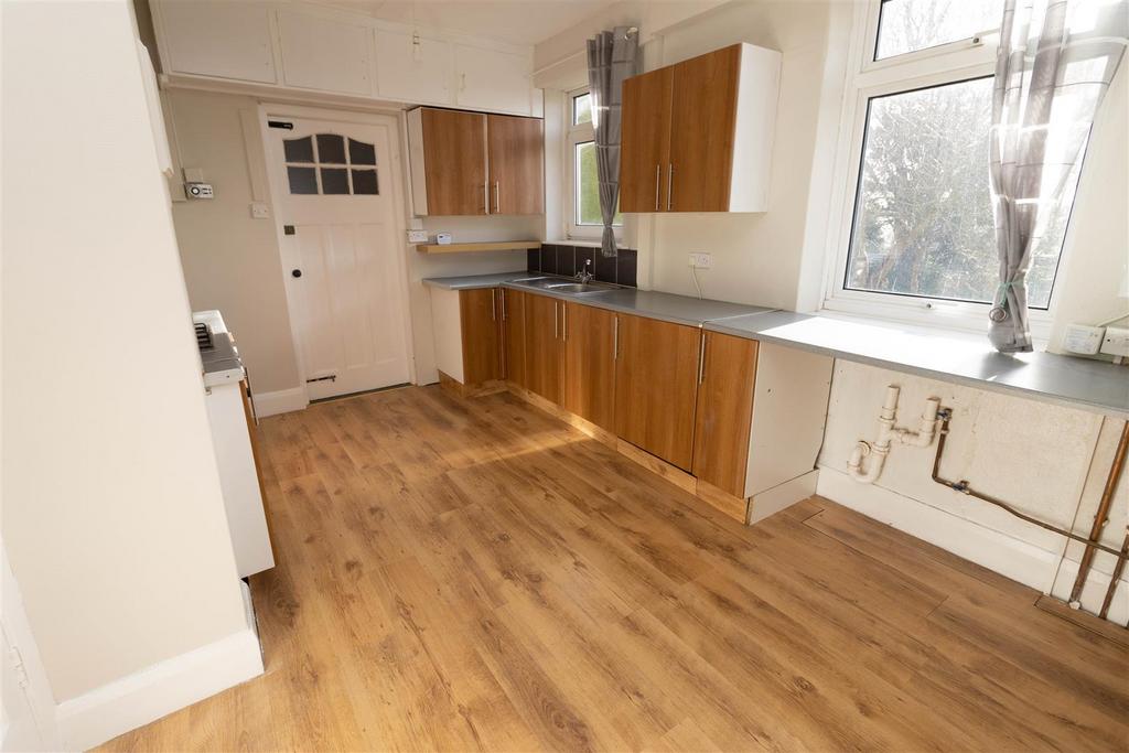 Larne Crescent, Gateshead 3 bed semidetached house £795 pcm (£183 pw)