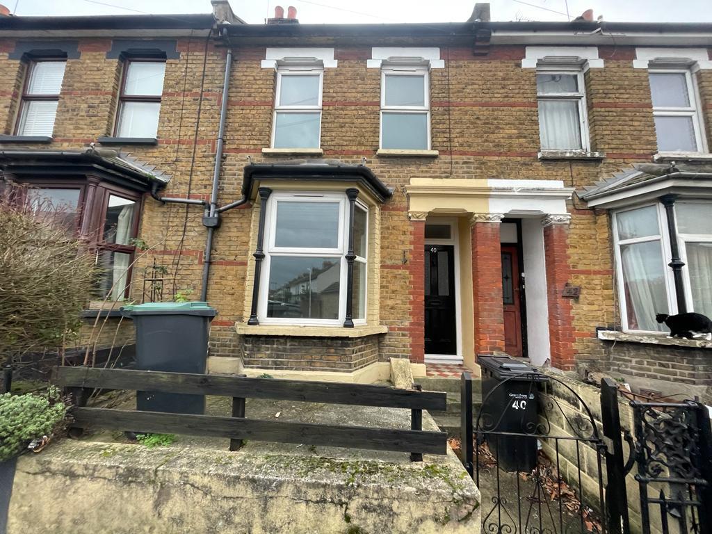 Cross Lane West, Gravesend 2 bed house £1,100 pcm (£254 pw)