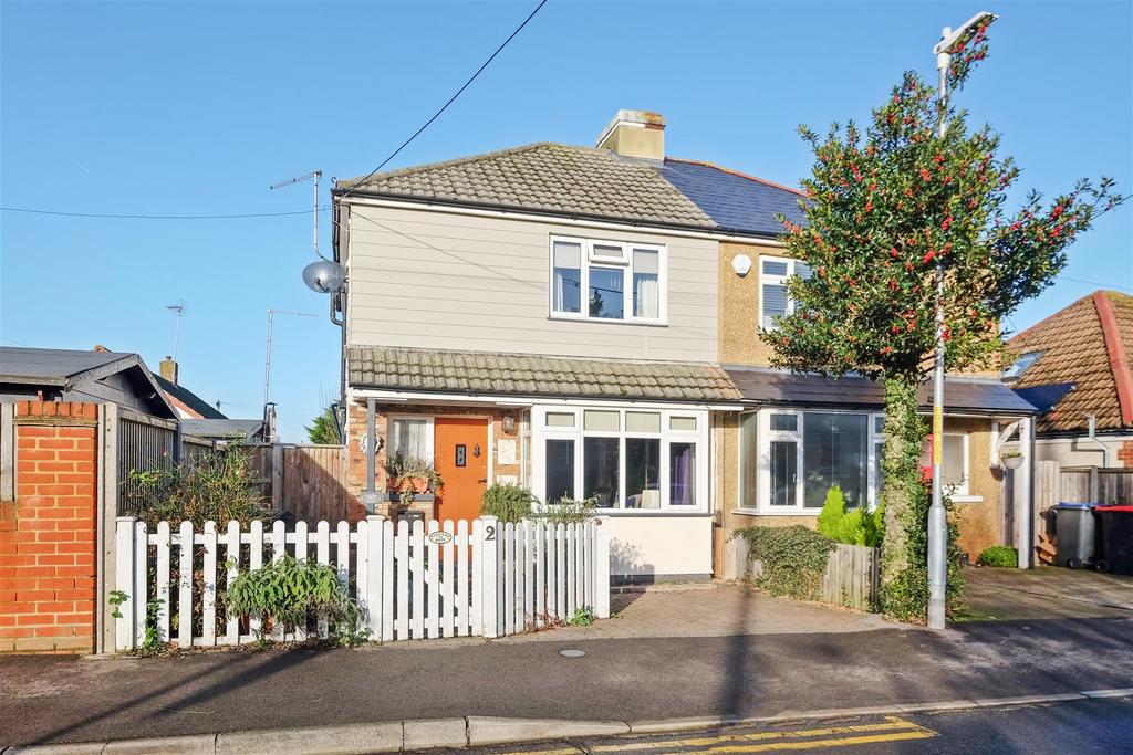 Grimshill Road, WHITSTABLE 2 bed semidetached house £415,000