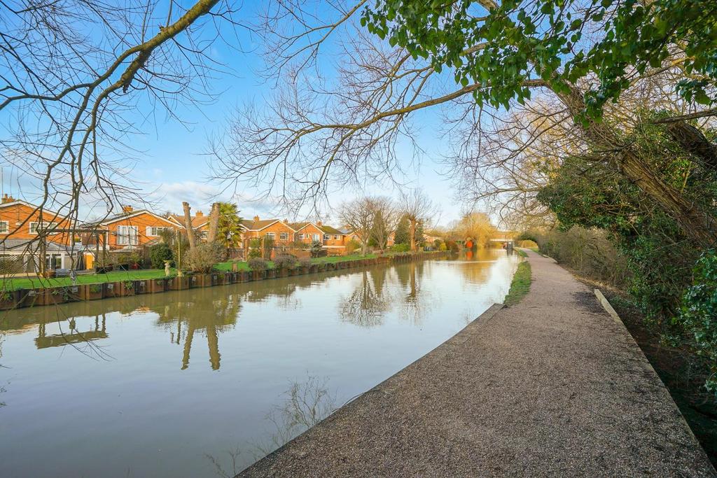 Camberton Road, Leighton Buzzard 4 bed detached house £550,000