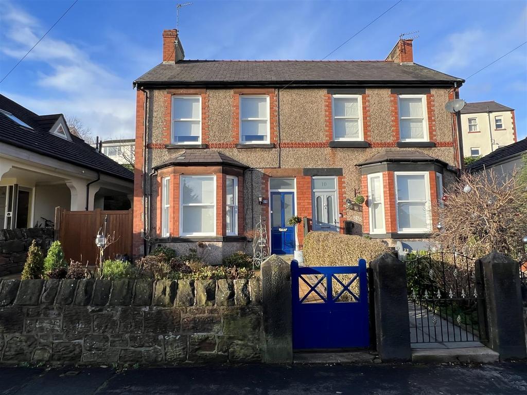 Hillside Road, Heswall, Wirral 3 bed semidetached house £480,000