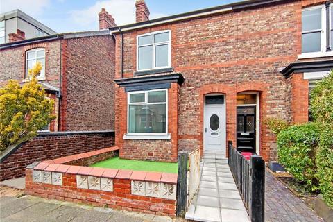 3 bedroom terraced house to rent, Harcourt Road, Altrincham