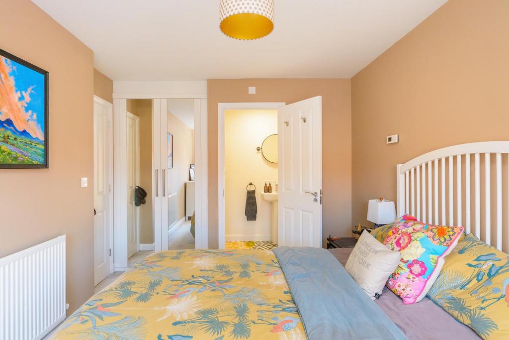 ESOLCYESAC20 - Bedroom A.jpg