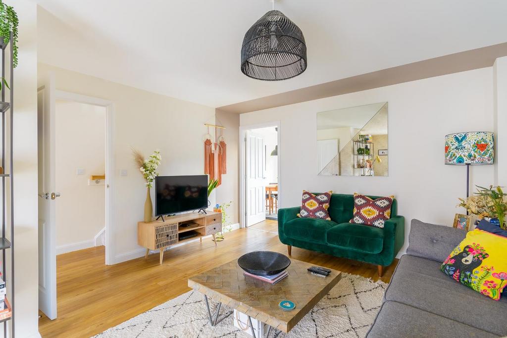 ESOLCYESAC20 - Living Room E.jpg