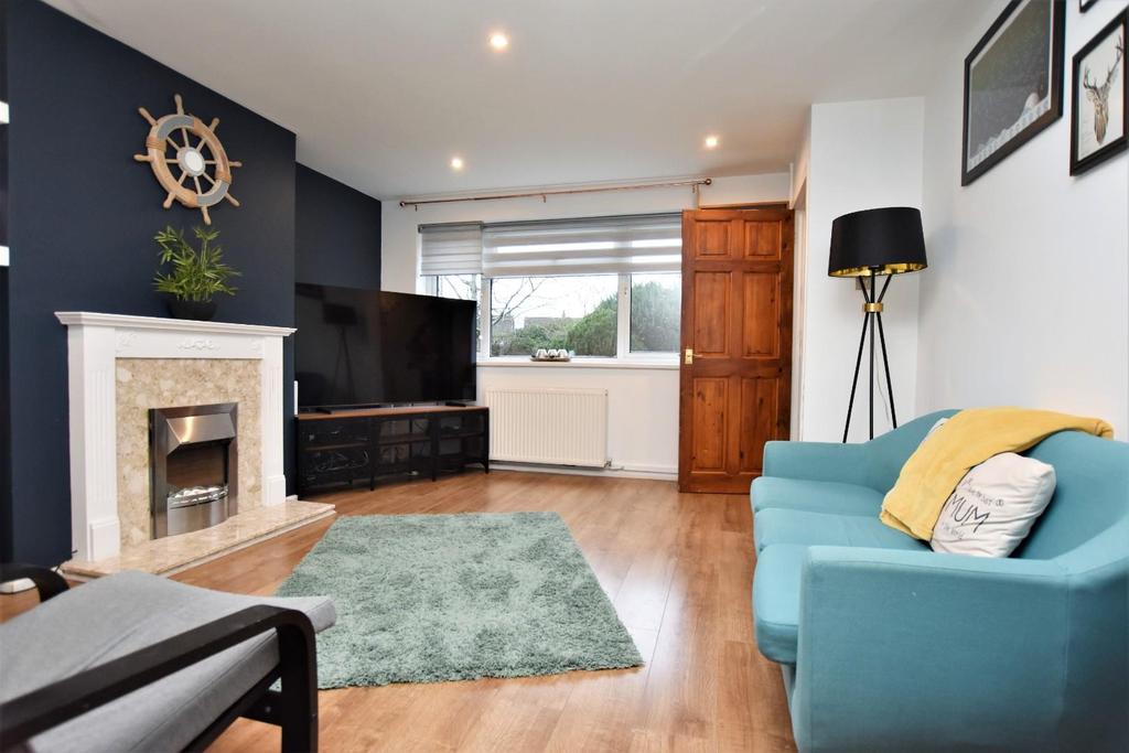 Broad Oak Way, Cheltenham, GL51 3LL 3 bed end of terrace house £1,300