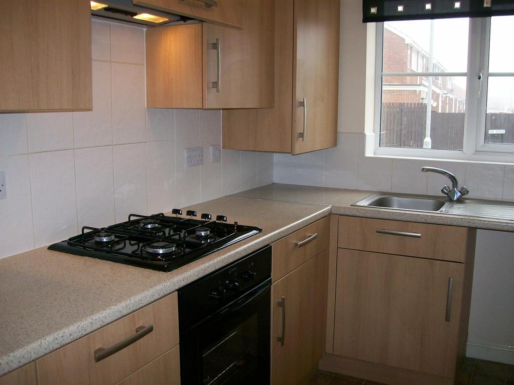 Oak Avenue, Old Goole 2 bed terraced house £595 pcm (£137 pw)