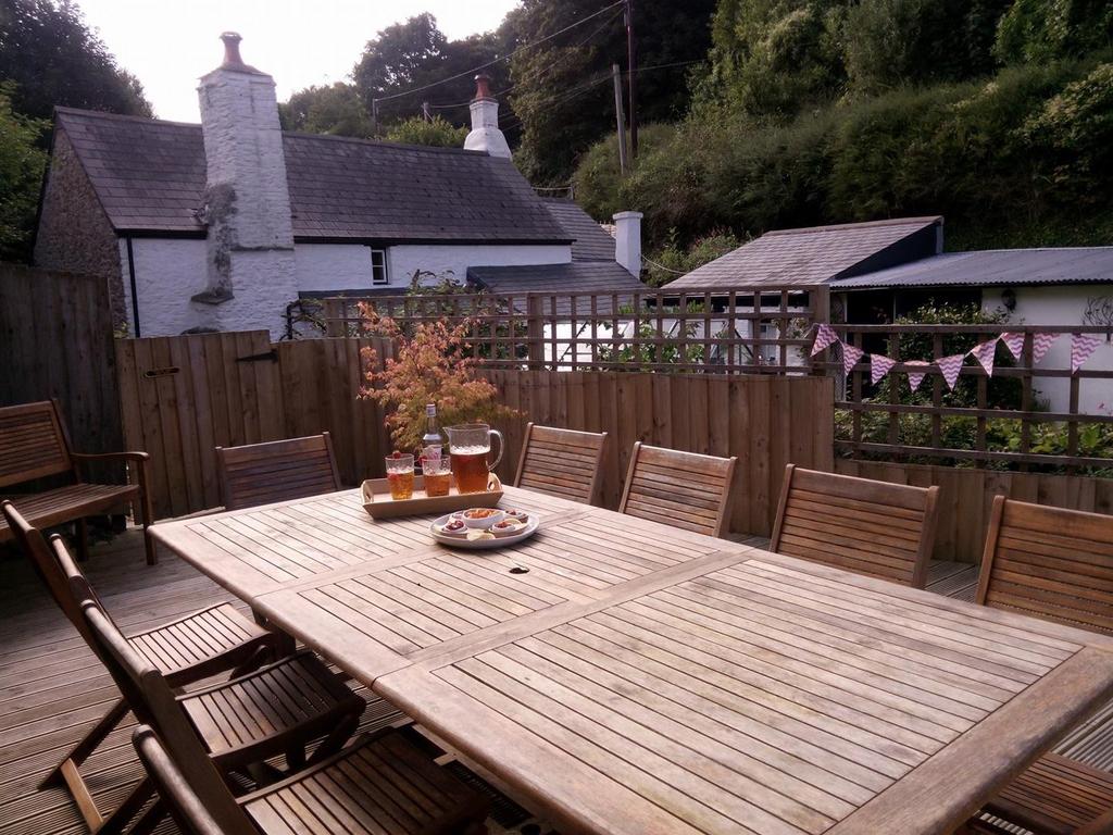 Seacombe Cottage deck bunting no2.jpg