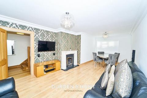 10 Tuck Road, Rainham, RM13 7HB