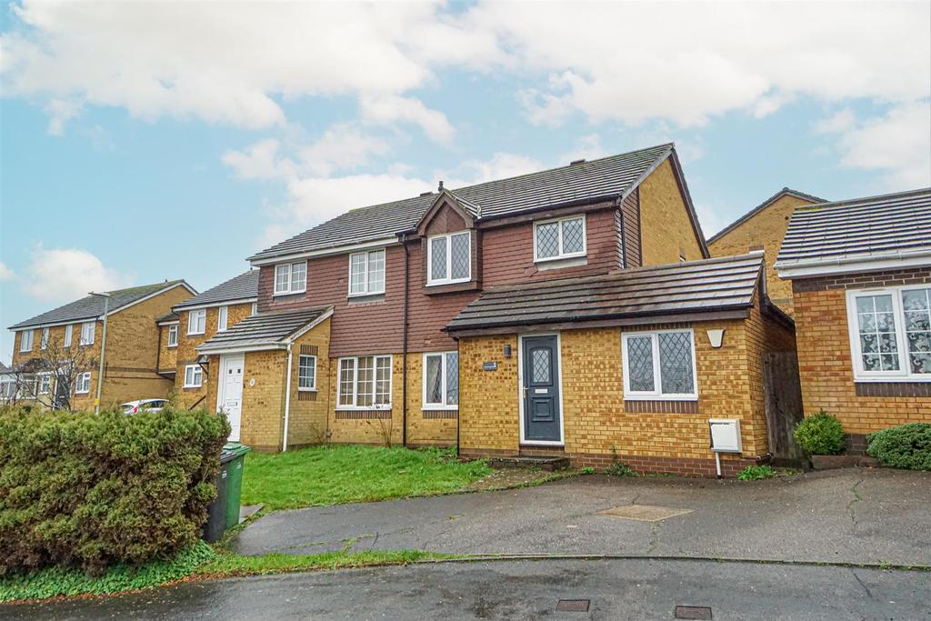 Chalvington Drive, St. LeonardsOnSea 4 bed semidetached house £335,000