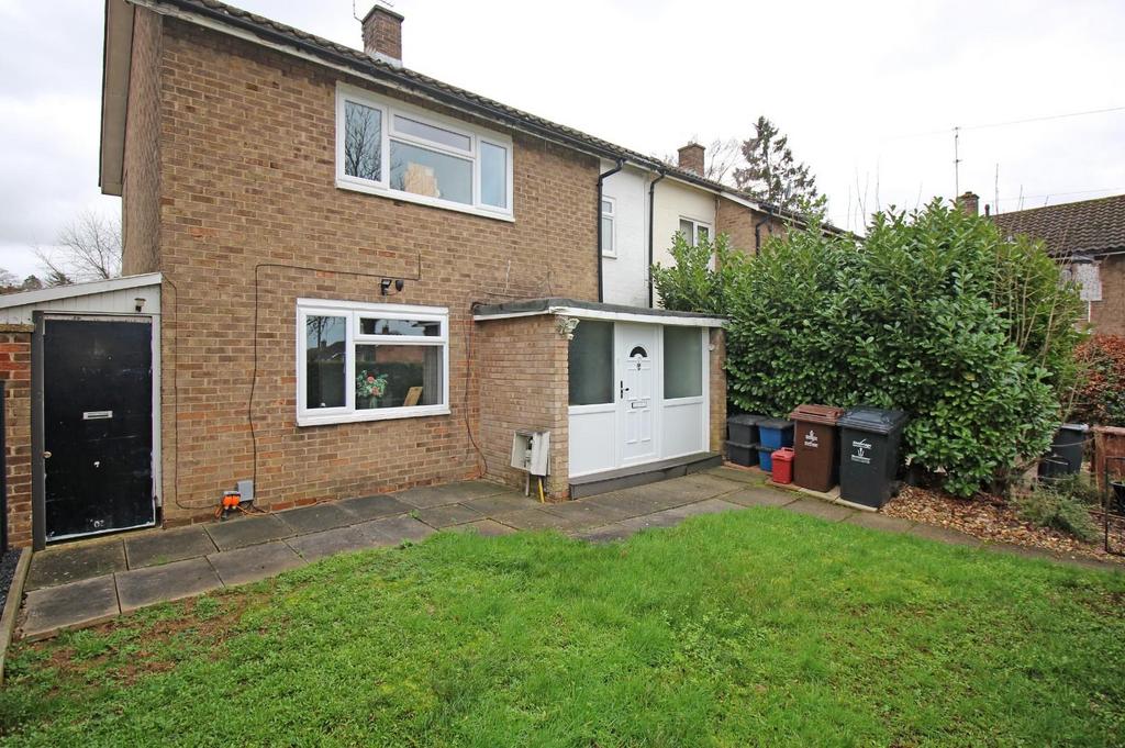 Forest Row, Stevenage, SG2 3 bed semidetached house £350,000